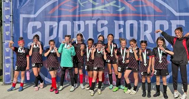 14 Ladies White – Coaster Classic Finalists
